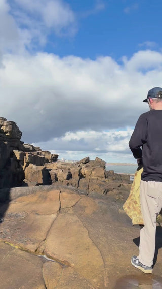 ZQ Merino Wool Jersey Long Sleeve Super 120s Navy Crew neck top. Raglan crew neck long sleeve which is designed to be worn as a base layer or as a smart crew neck. Traceable ZQ merino wool from New Zealand.