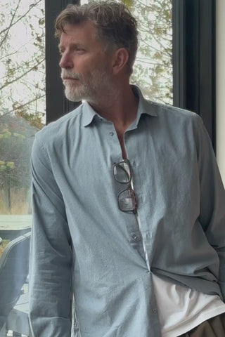 Men's cutaway collar denim cotton shirt